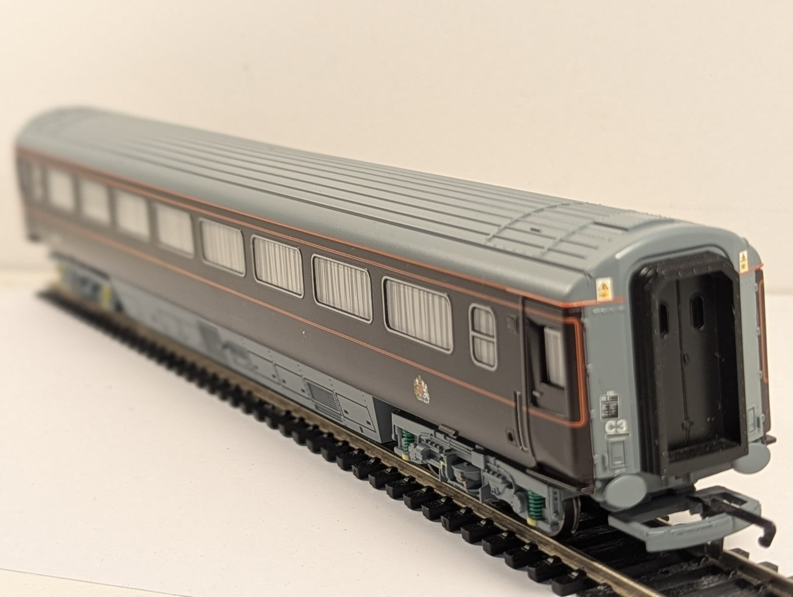 Hornby OO Gauge Mk3 Royal Train Coach 2904