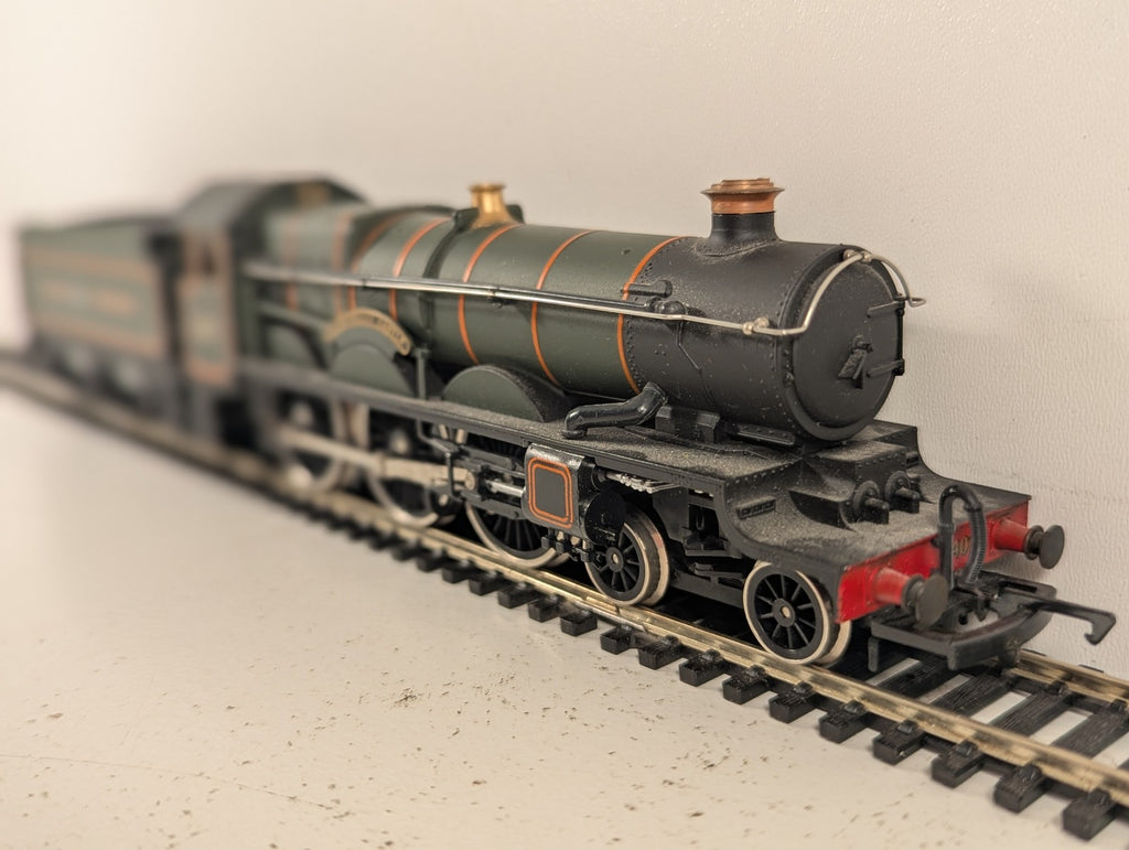 Airfix OO Scale Castle Class Caerphilly Castle Locomotive 4073 GWR Green 54124-2
