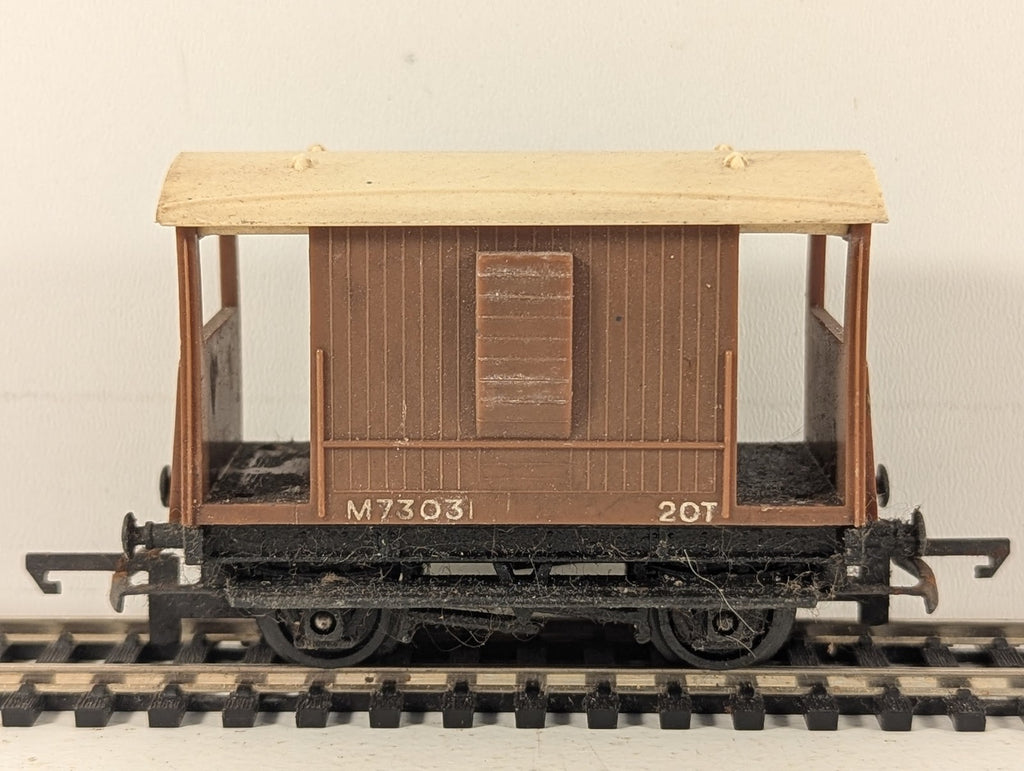 Tri-ang OO Gauge 20T Brake Van Goods Wagon M73031 BR Brown R16