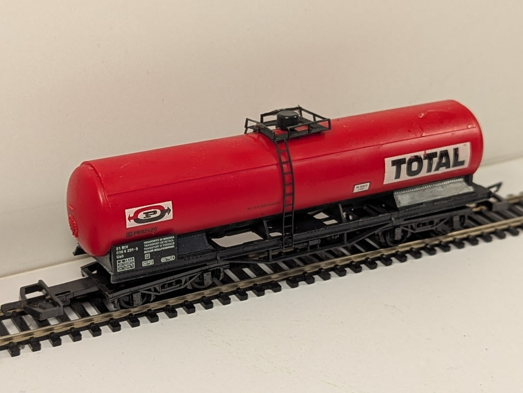 Lima L302909 HO Gauge TOTAL Continental Tank Car