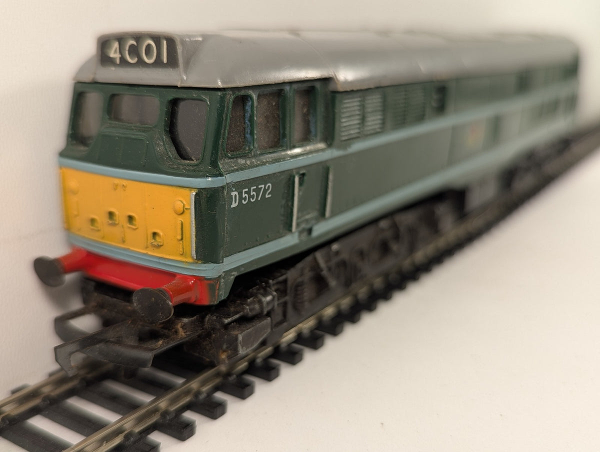 Tri-ang OO Gauge BR Class 31 Brush Type 2 Diesel Locomotive D5572 BR Green R.357