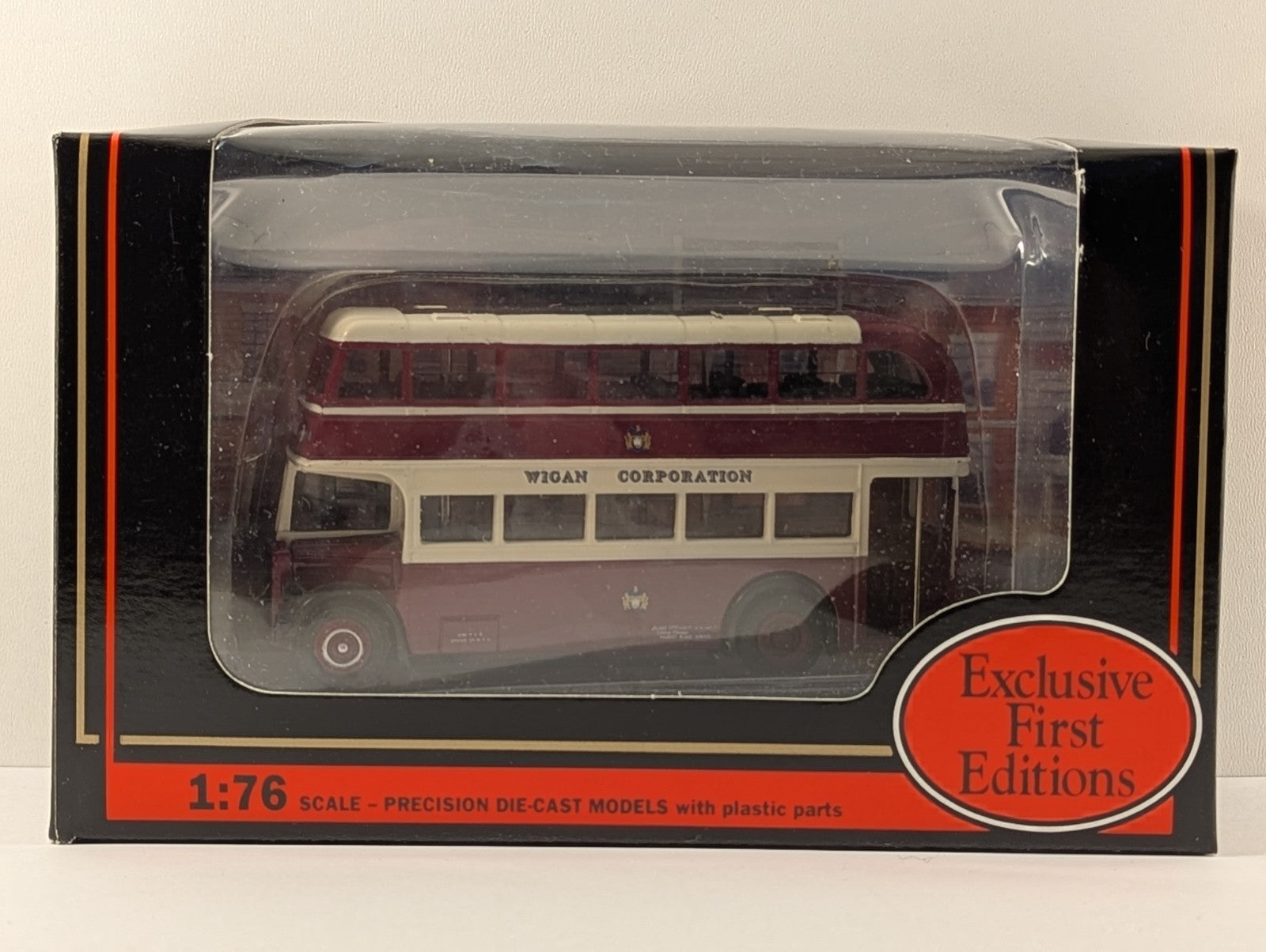 EFE 15801 Leyland PD1 Lowbridge Bus – Wigan Corporation Livery – 1:76 Scale