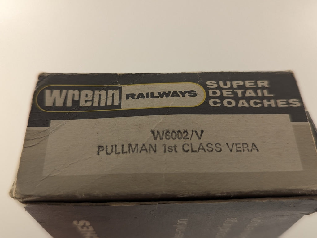 Wrenn OO Gauge Pullman 1st Class Vera Passenger Coach Pullman Umber & Cream