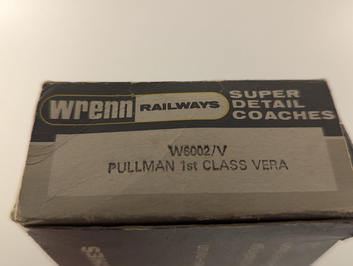 Wrenn OO Gauge Pullman 1st Class Vera Passenger Coach Pullman Umber & Cream
