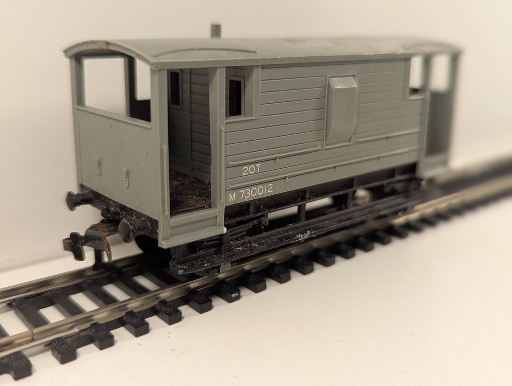 Hornby Dublo 32044 OO Gauge 20-Ton Goods Brake Van in BR Midland Grey