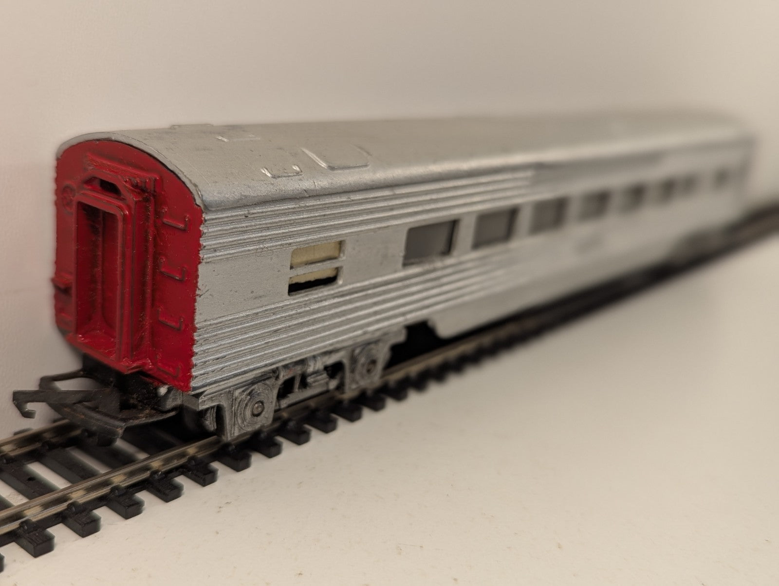 Tri-ang R24 OO Gauge Silver Transcontinental Passenger Car - repainted