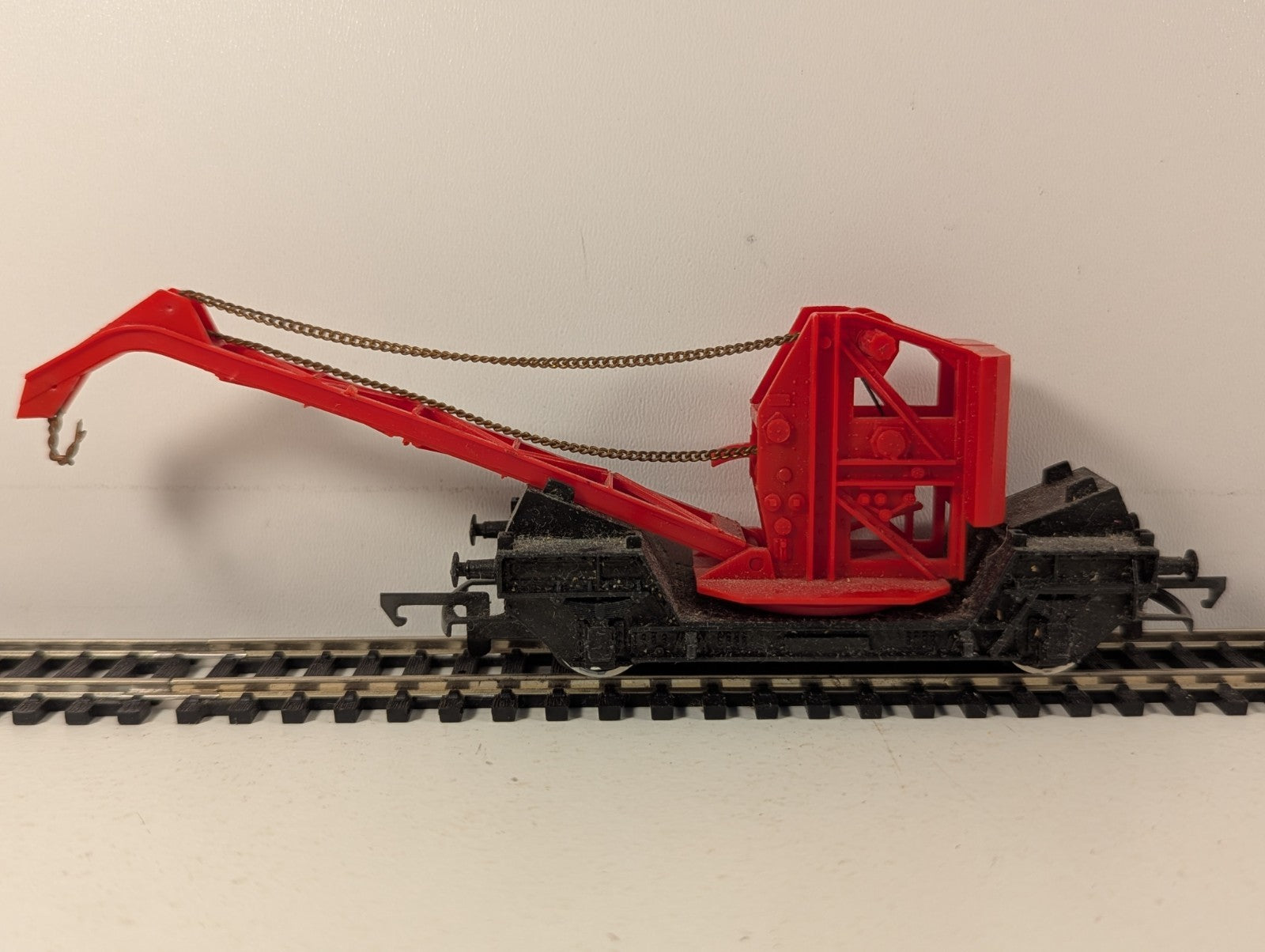 Hornby OO Gauge Operating Crane Wagon Goods Wagon Red R127