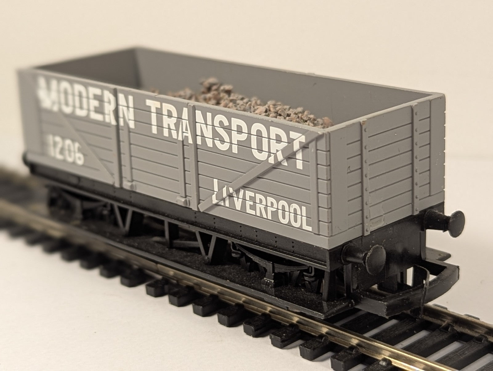 Hornby R1115 OO Gauge 7 Plank Open Wagon Modern Transport Liverpool with coal
