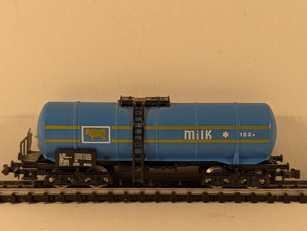 Lima N Gauge Bogie Milk Tank Wagon 152 D Blue / Milk
