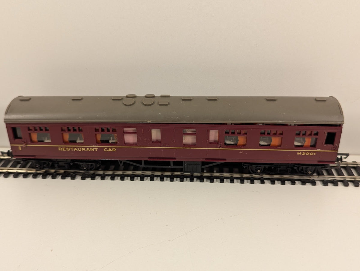 Tri-ang R229 OO Gauge BR Mk1 Restaurant Car – Maroon – M2001