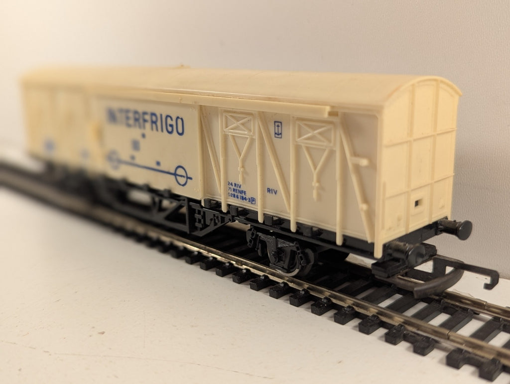 Tri-ang Hornby OO Gauge Interfrigo Refrigerator Van Goods Wagon