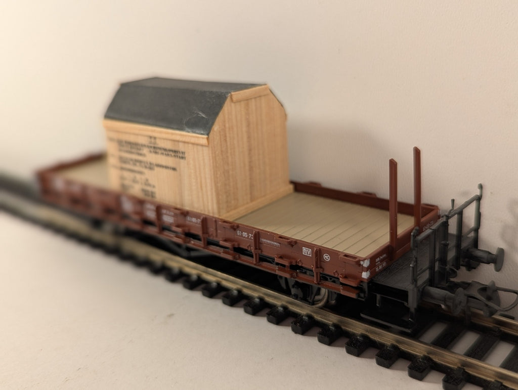 Roco HO Gauge DR Ro Flat Wagon with Crate Load Goods Wagon 61-05-73 DR Brown