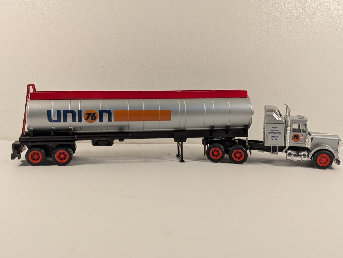 Con-Cor HO Scale Tractor & Oil Tanker Model Truck Union 76 Oil 0004-001004