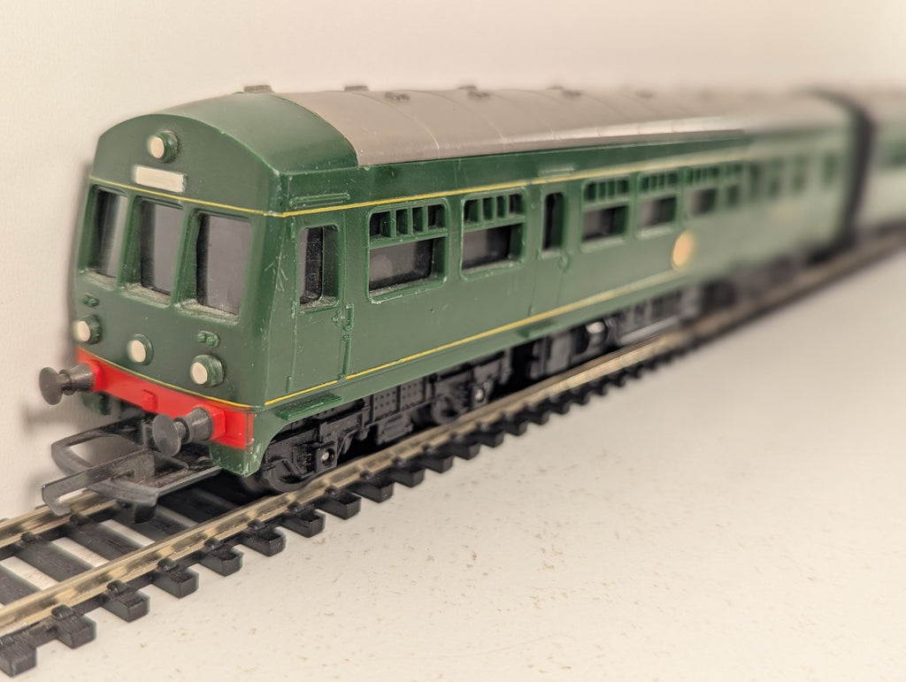 Tri-ang OO Gauge Class 101 Metro-Cammell 2-Car DMU Diesel Multiple Unit