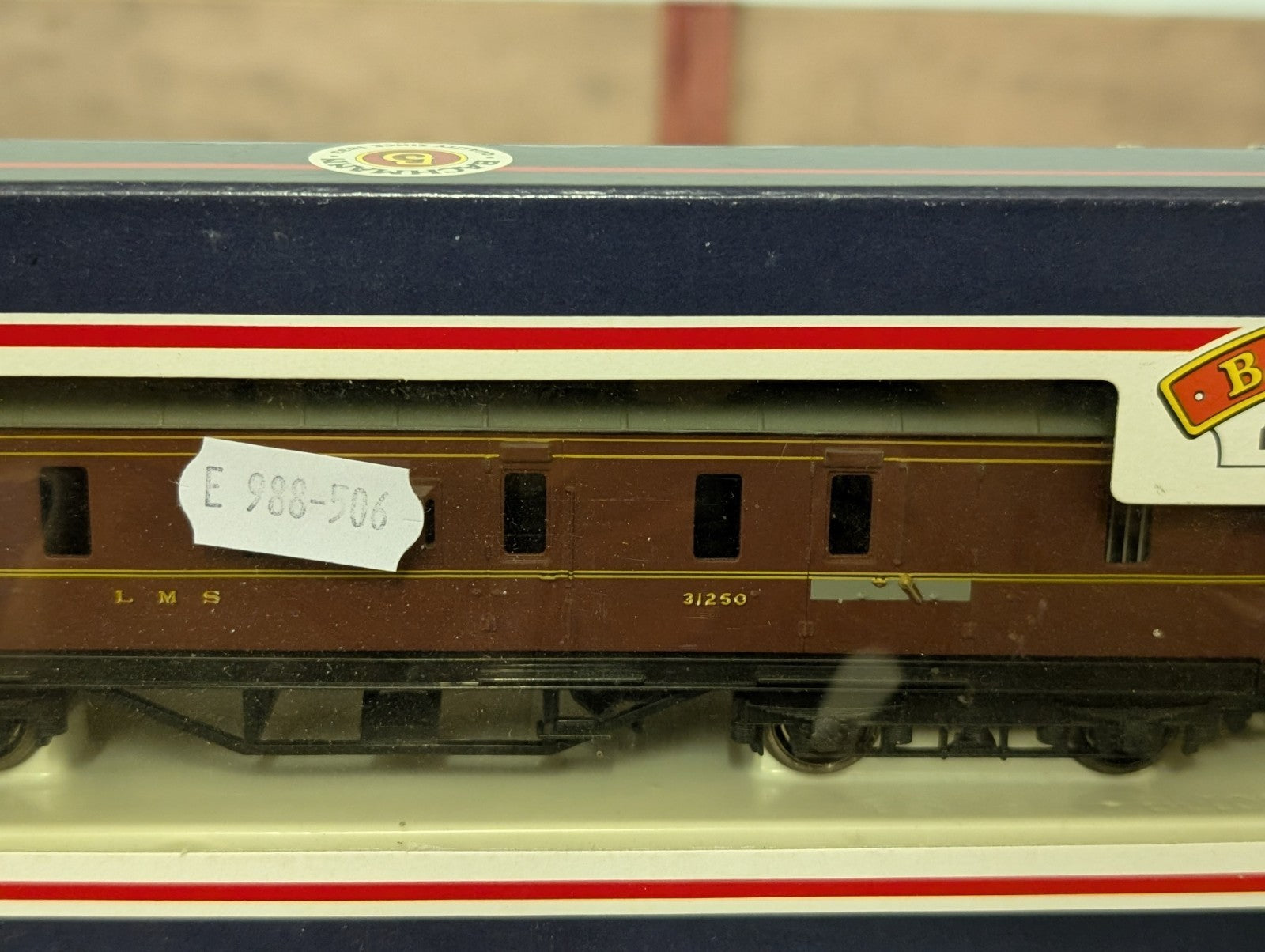 Bachmann 34-327 50' Parcel Van31250 In LMS Crimson