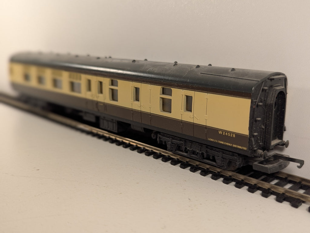 Lima OO Gauge BR Mk1 Brake Coach Chocolate & Cream