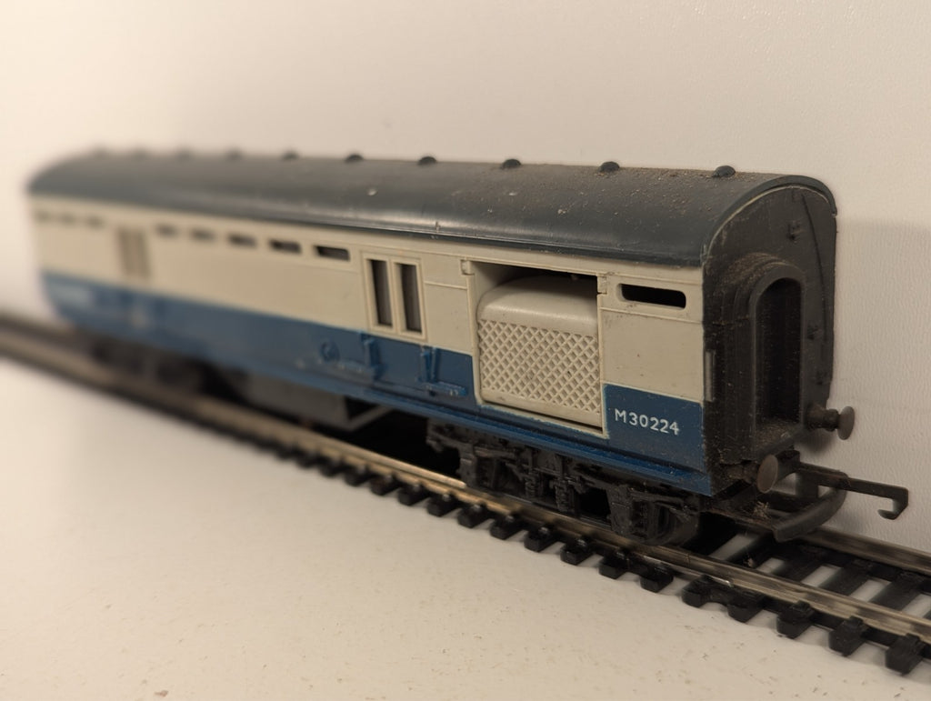 Tri-ang Hornby R402 OO Gauge Royal Mail Coach