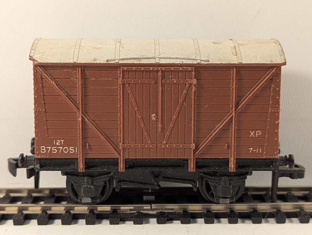 Hornby Dublo 12-Ton Ventilated Van Brown