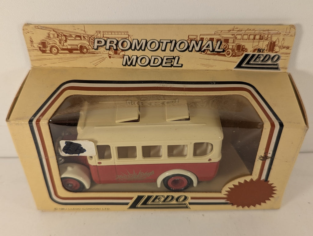 Lledo 1931 Chevrolet Coach Diecast Bus Happy Days Austin's