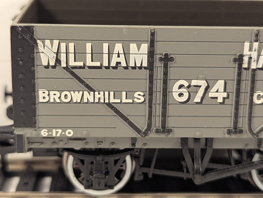 Bachmann OO Gauge 15 Ton Slope Sided Wagon Goods Wagon 674