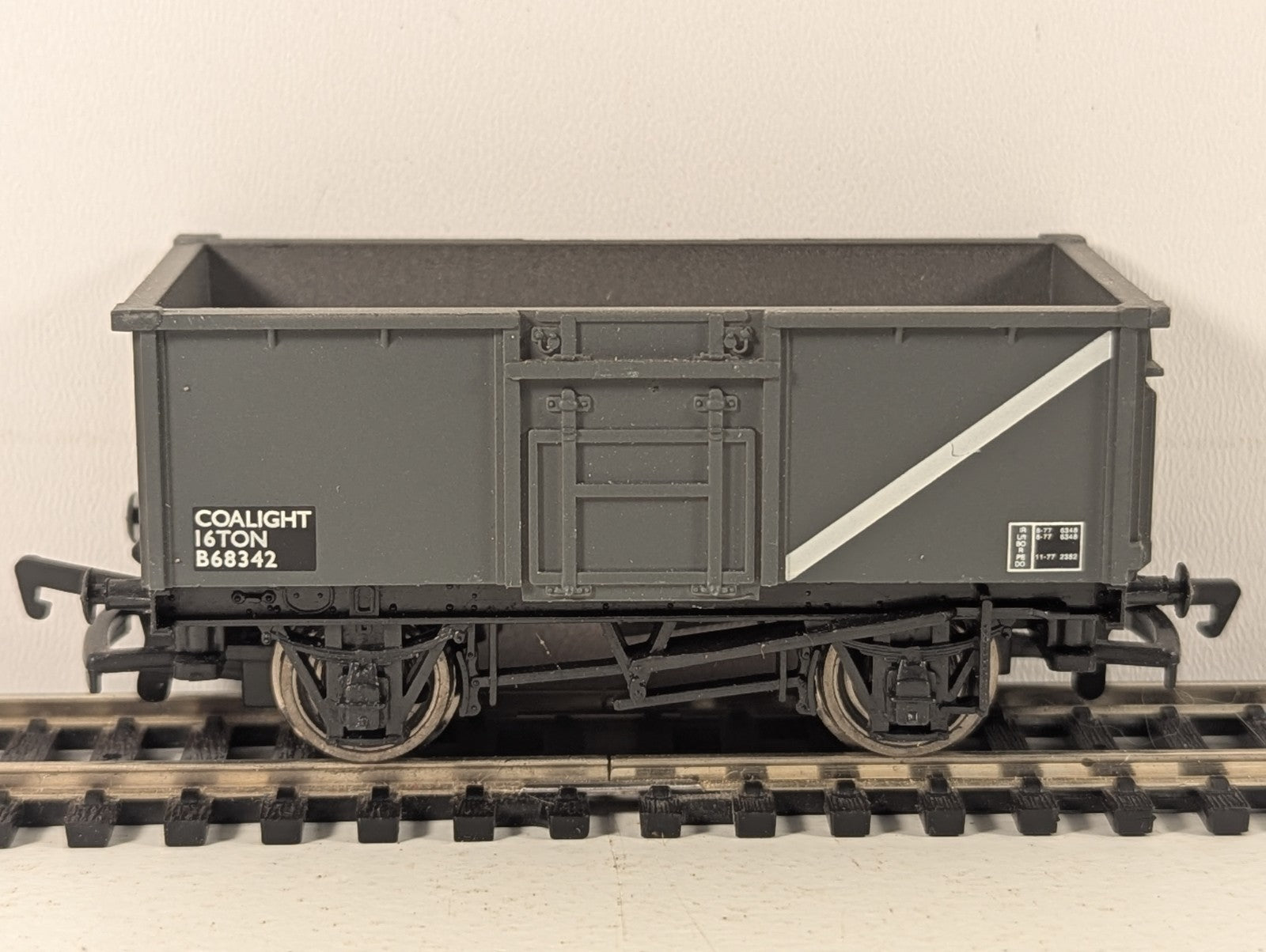 Bachmann OO Gauge 16 Ton Mineral Wagon Goods Wagon B68342 BR Grey