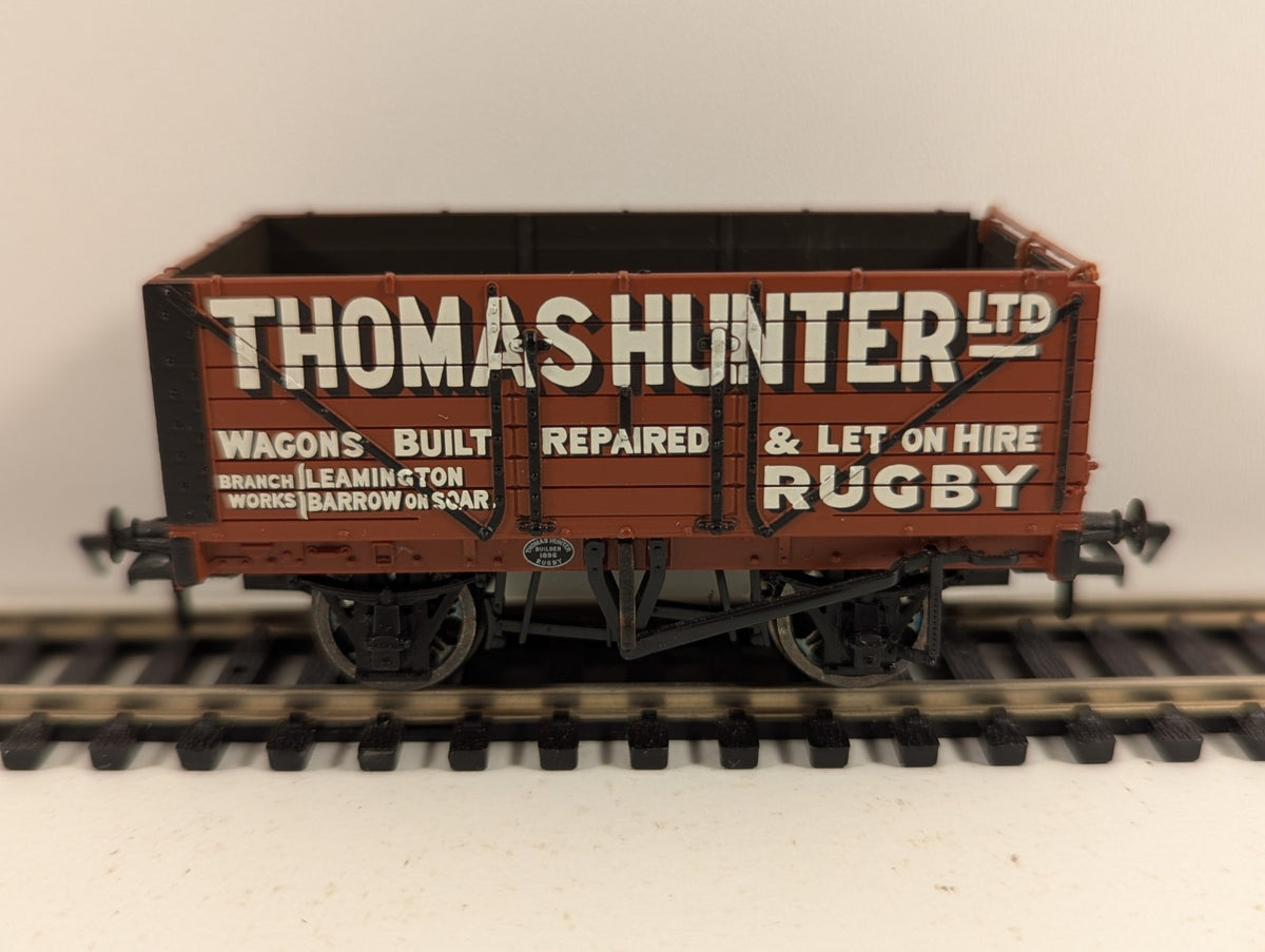 Bachmann Branchline OO Gauge 37-125K 8 Plank Wagon T. Burnett & Co Doncaster