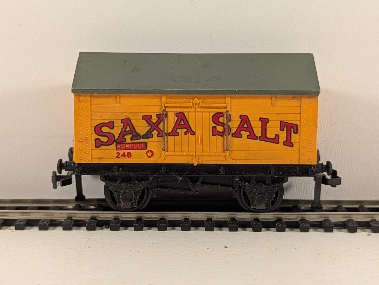 Hornby Dublo 32068 OO Gauge SD6 Saxa Salt Wagon - Boxed