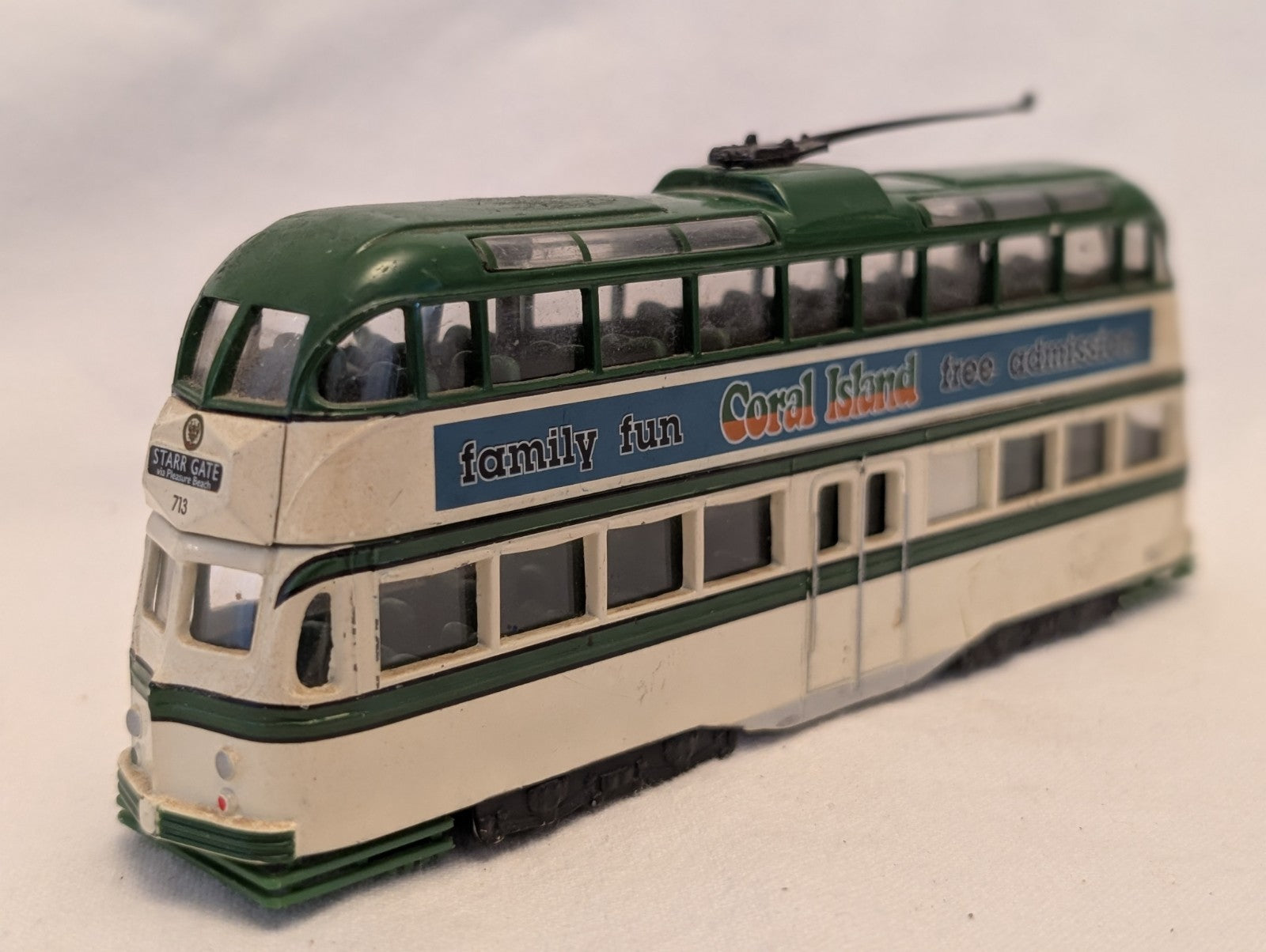 Corgi 1:76 Blackpool Balloon Tram 713