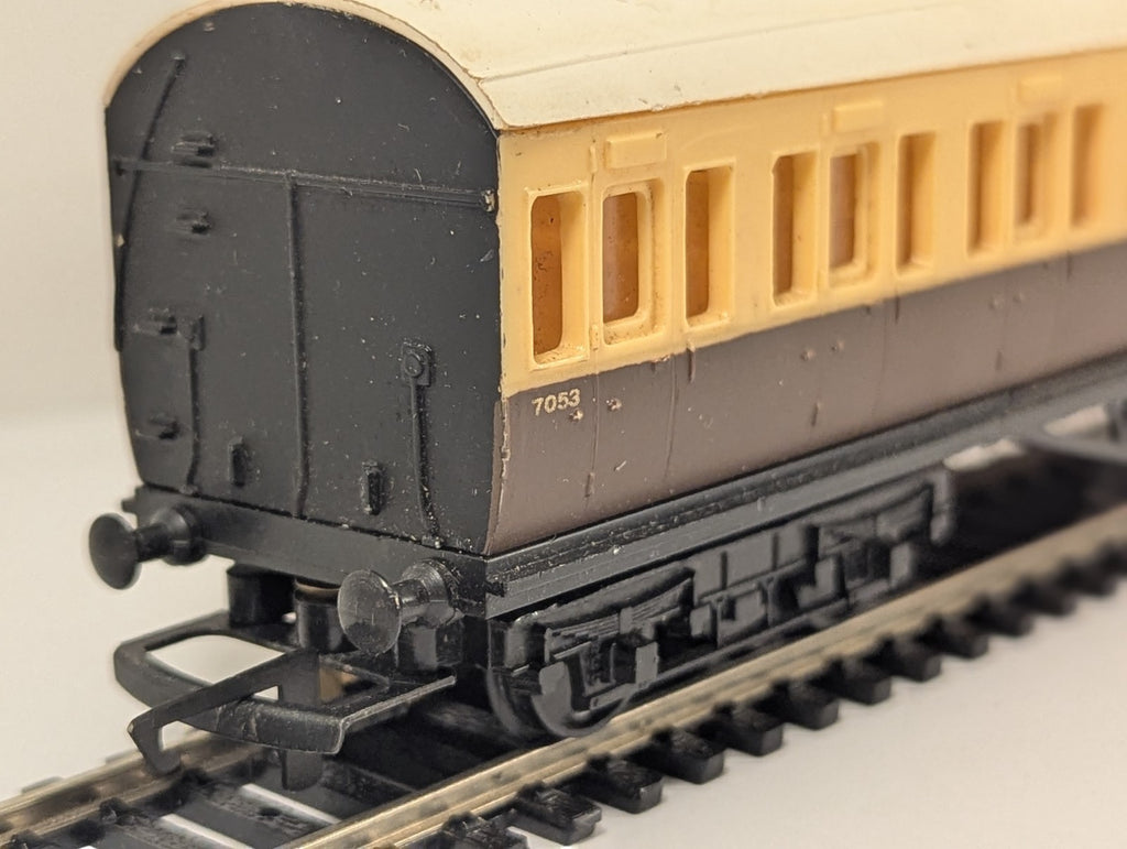 Graham Farish OO Gauge GWR Compartment Coach 7053
