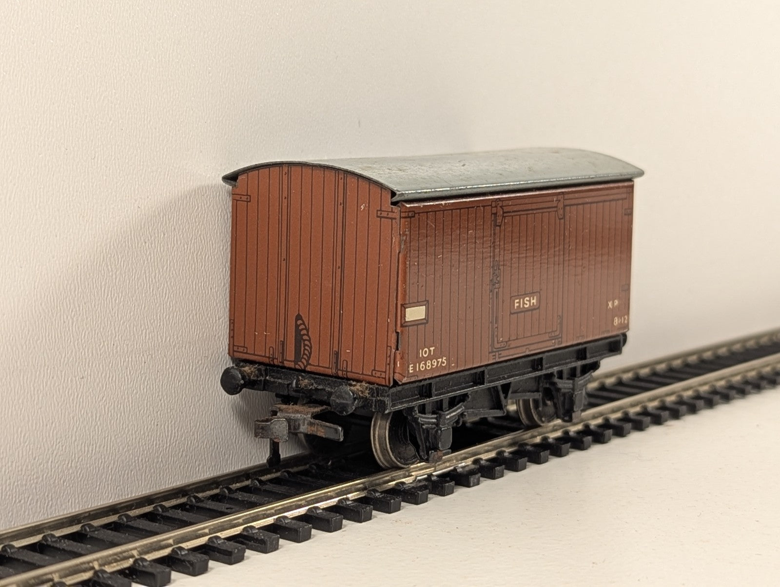 Hornby Dublo DR374 OO Gauge BR Brown D1 Fish Van - Boxed