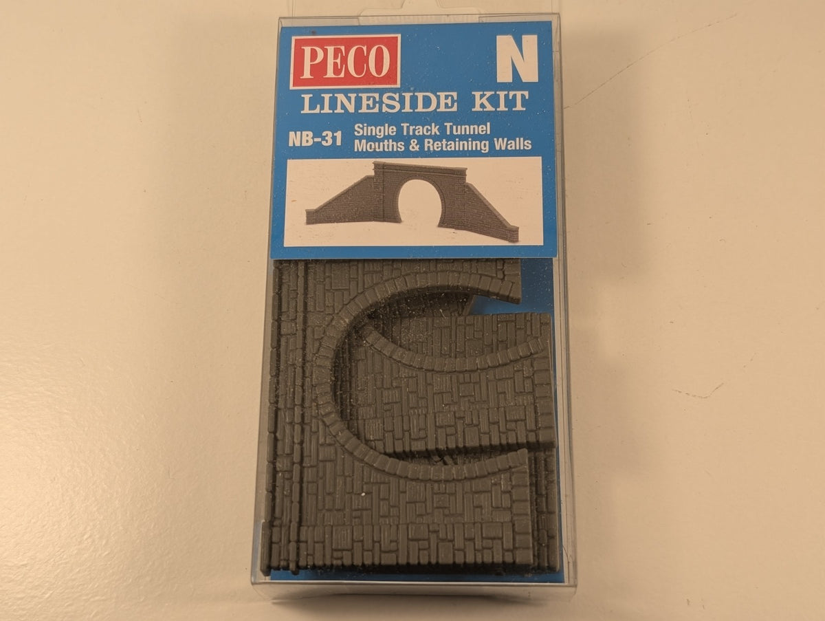 Peco NB-31 N Gauge Single Track Tunnel Mouths & Retaining Walls Kit