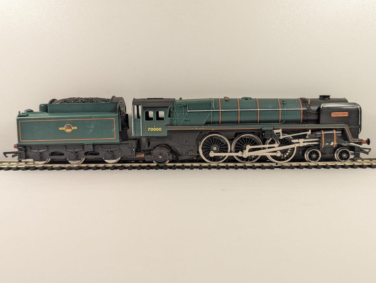 Hornby OO Gauge BR Standard Class 7 Britannia Steam Locomotive 70000