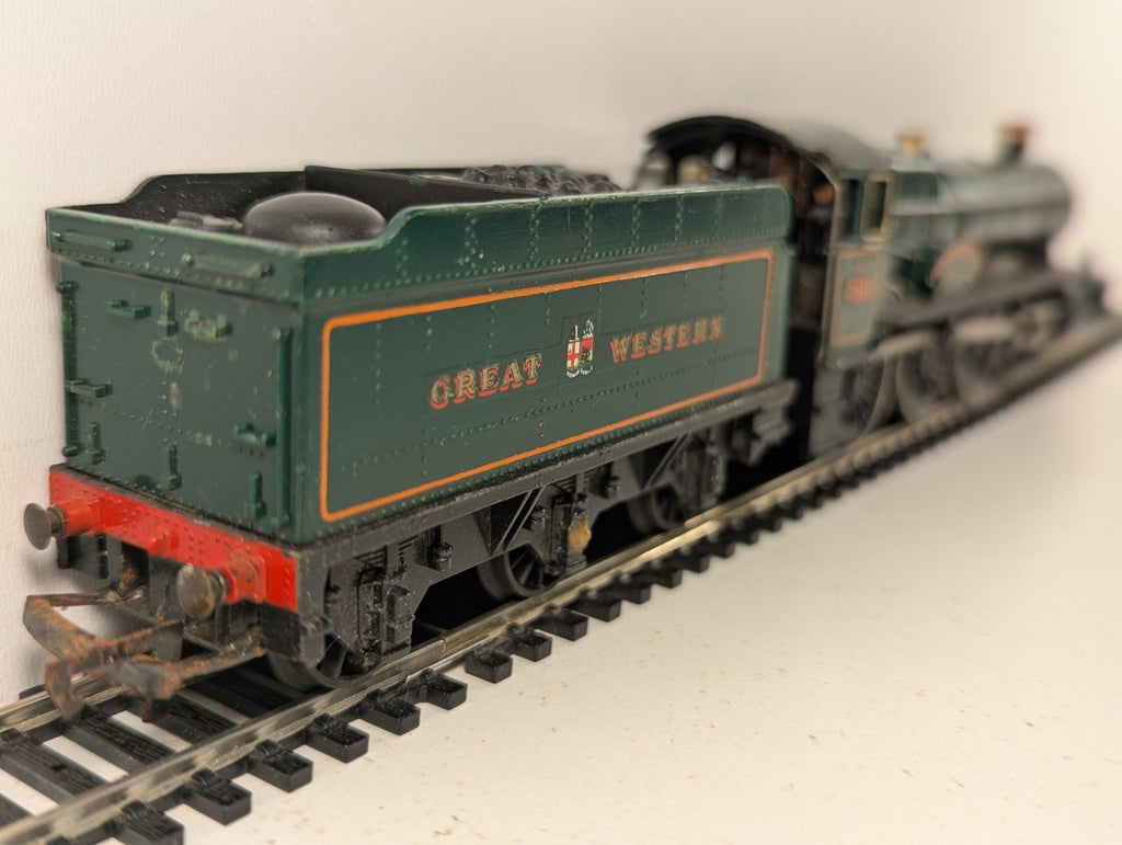 Hornby OO Gauge GWR Class 4900 Hall Class 4-6-0 'Fountains Hall'