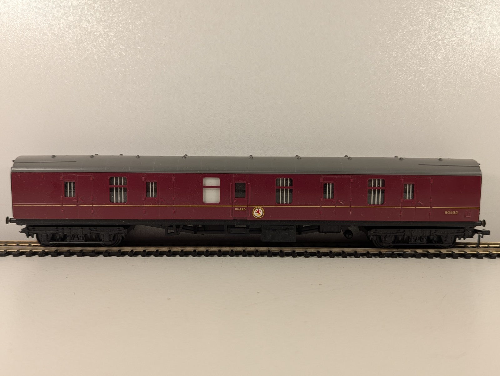 Tri-ang OO Gauge BR Maroon Mk1 Full Brake Coach