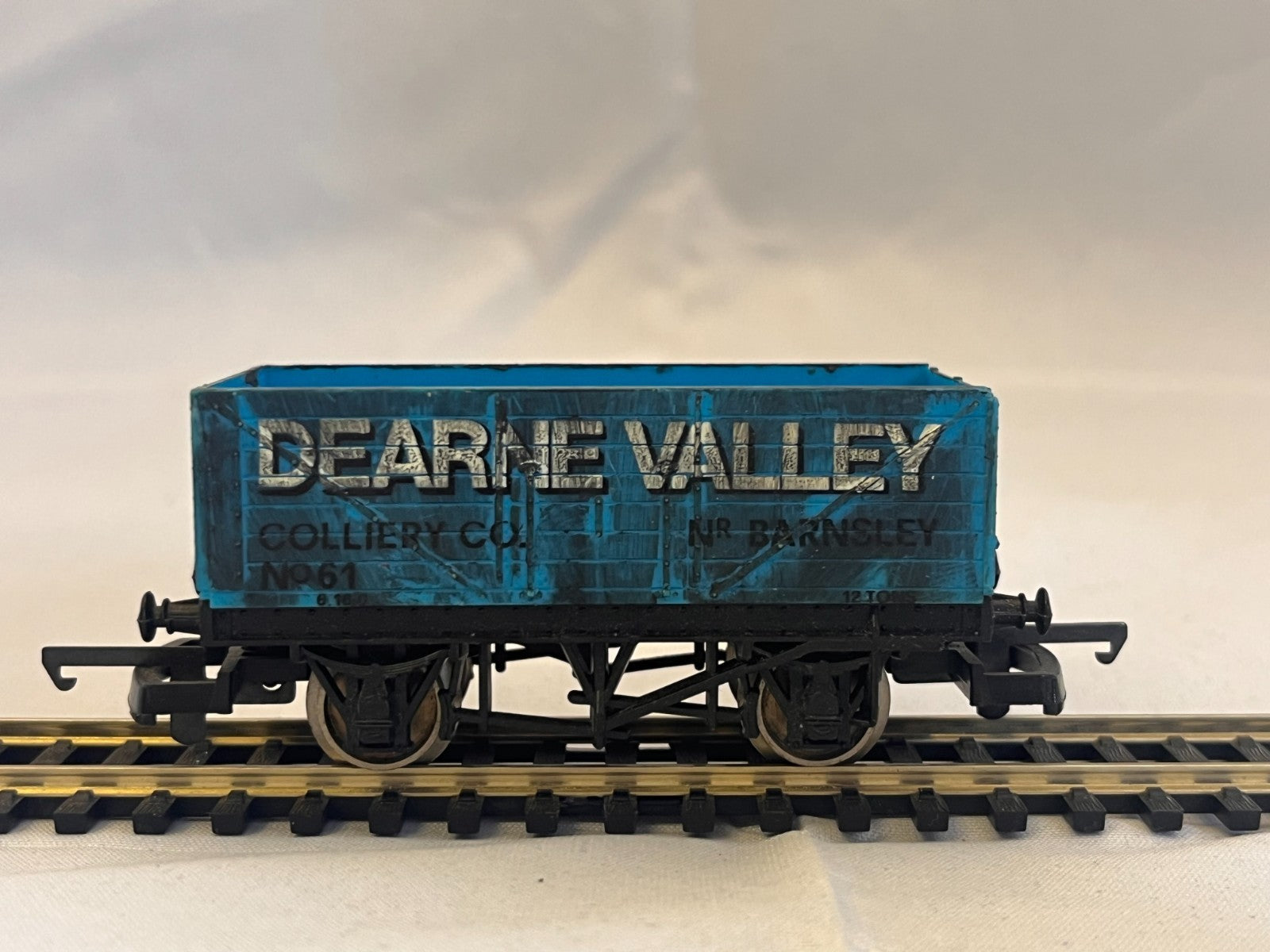 Lima OO Gauge Dearne Valley 7 Plank Wagon Weathered