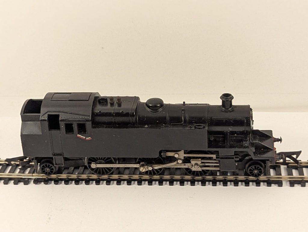 Tri-ang R59 BR Class 3MT 2-6-2T Tank Locomotive No.82004  - Needs Attention