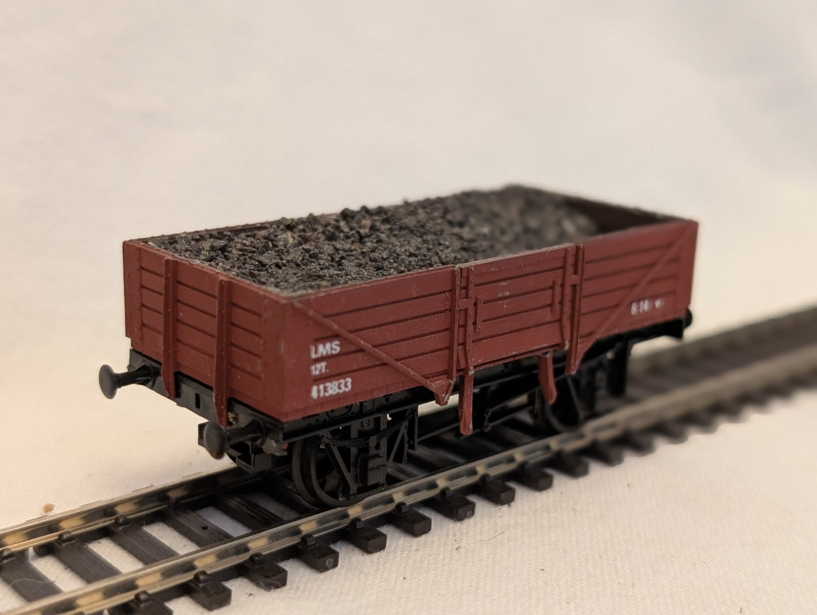 Dapol OO Gauge LMS 5 Plank Open Wagon with Coal Load Goods Wagon 41