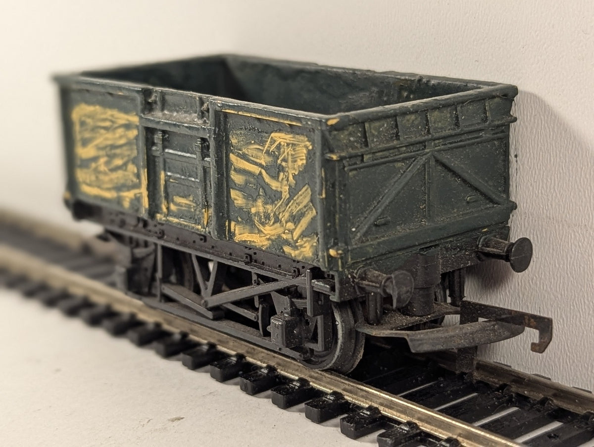 Tri-ang OO Gauge 16-Ton Mineral Wagon Goods Wagon Repainted Green