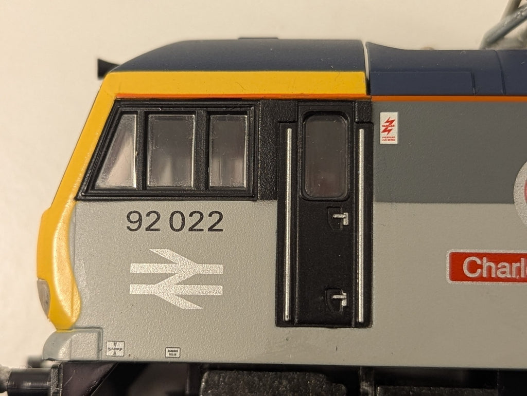 Hornby OO Gauge Class 92 022 Charles Dickens Railfreight Distribution