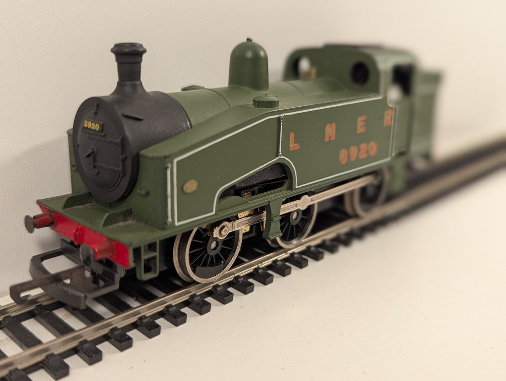 Lima LNER Class J50 0-6-0T No. 8920 – LNER Green – Body Loose