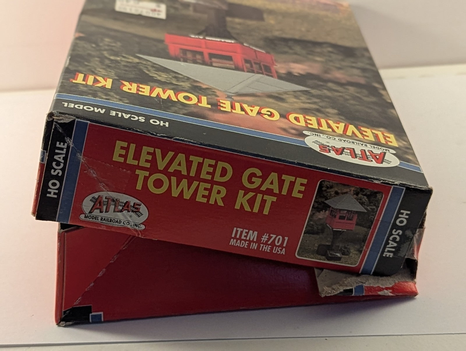 Atlas HO Scale Elevated Gate Tower Kit Building Kit 701