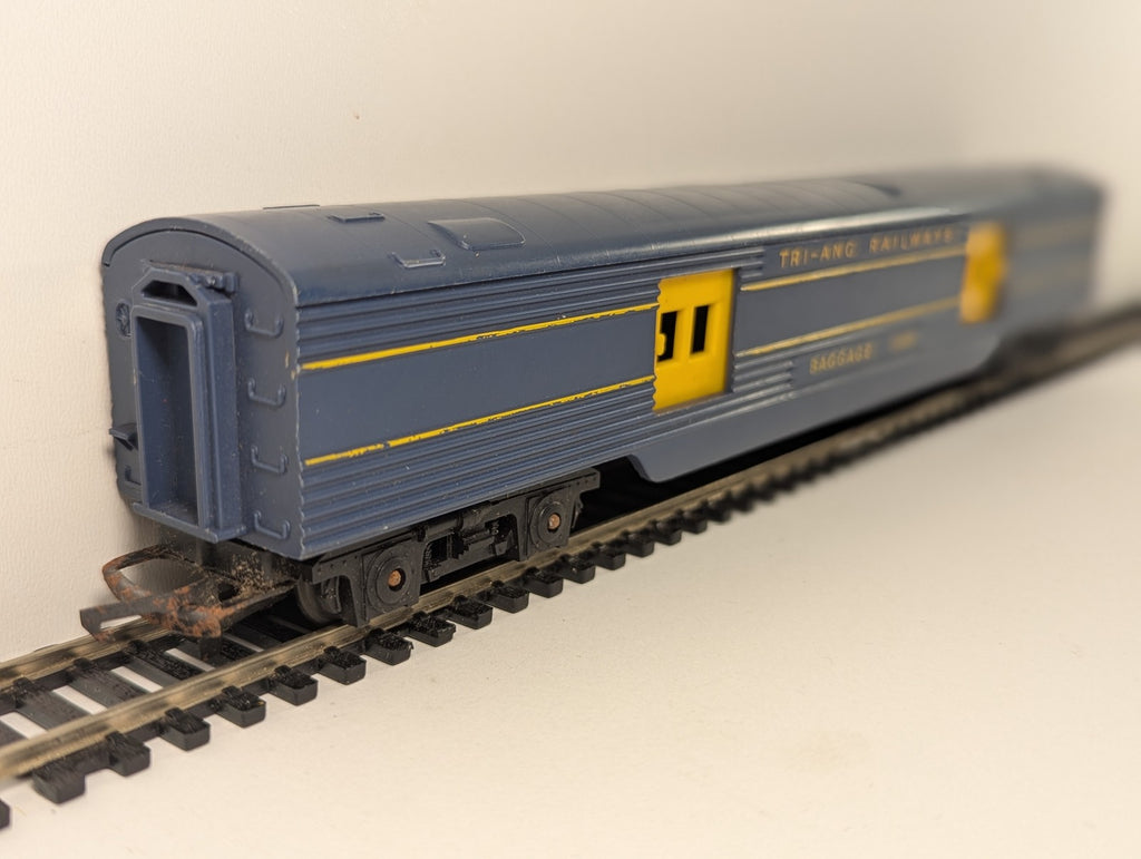 Tri-ang OO Gauge Transcontinental Baggage Car Passenger Coach Blue & Yellow R128