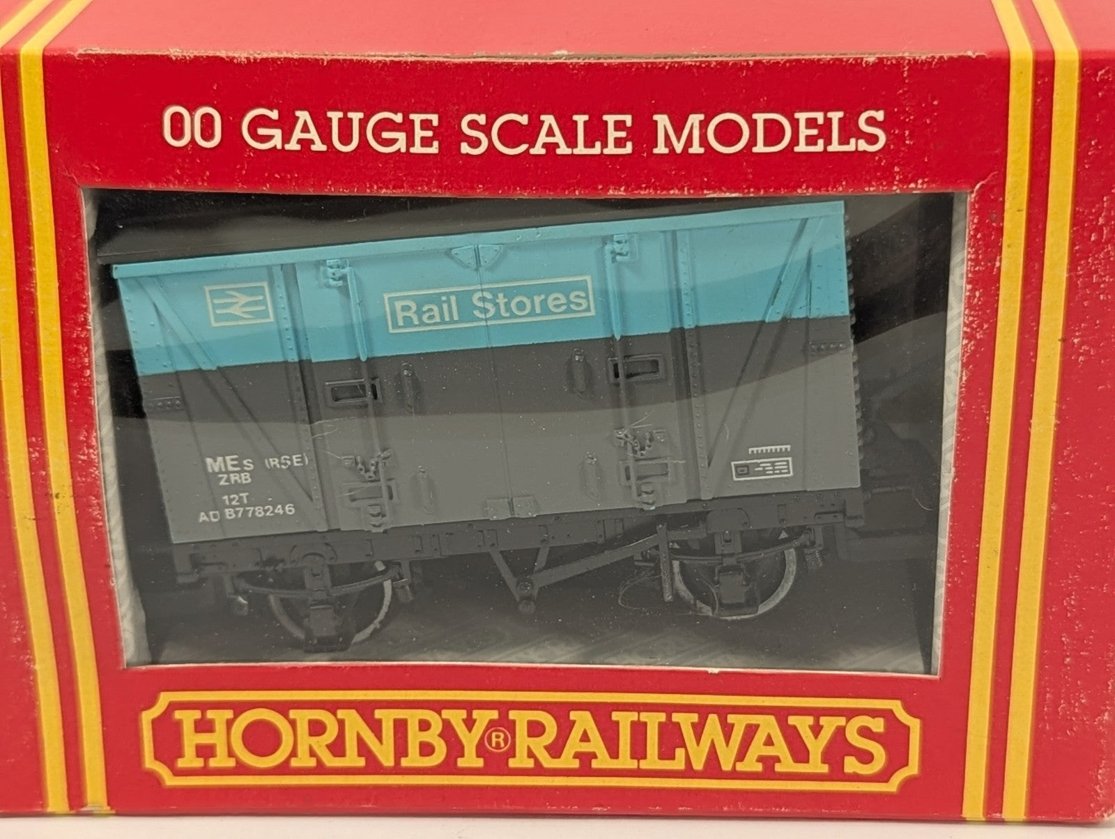 Hornby R.115 OO Gauge BR Rail Stores Van VEA ADB778246