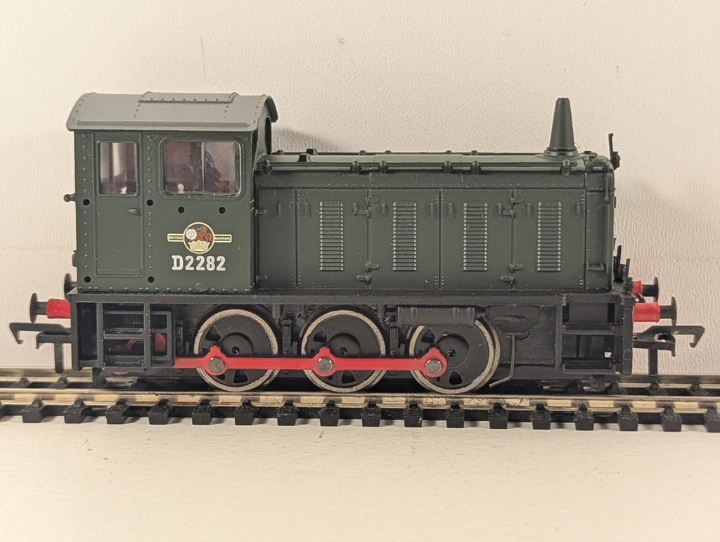 Bachmann OO Gauge Class 04 Diesel Shunter Locomotive D2282 BR Green