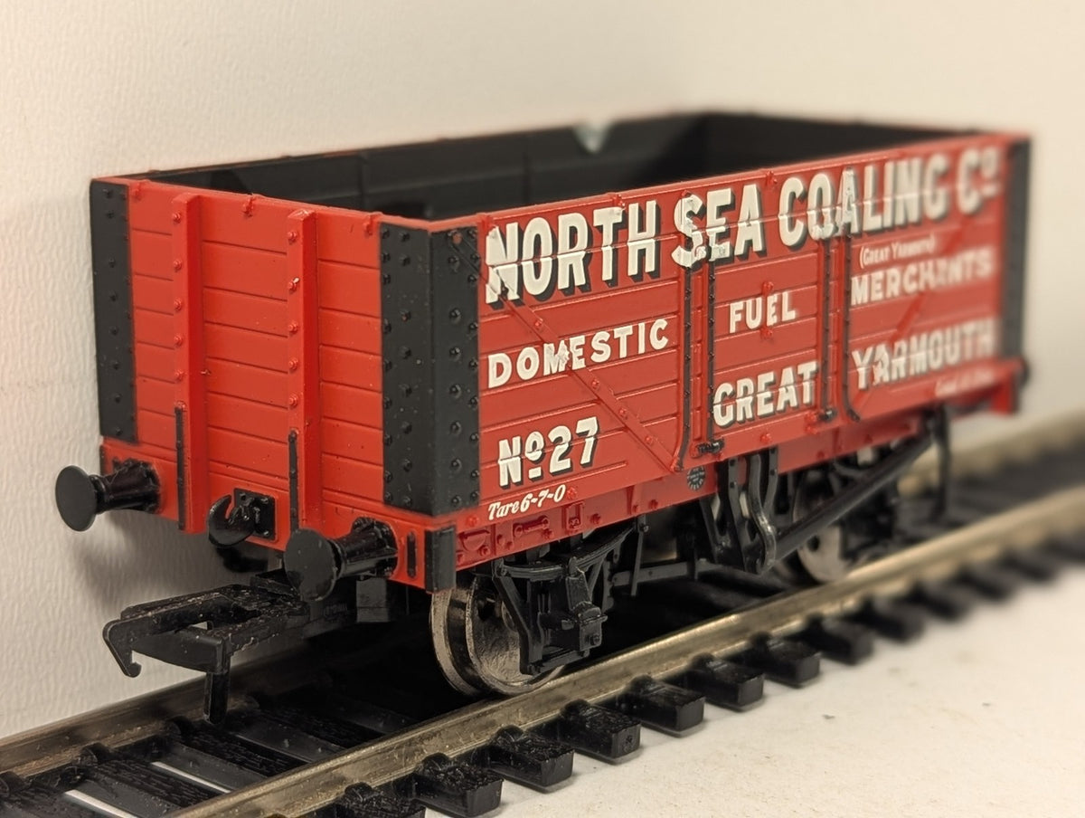 Bachmann OO Gauge 7 Plank Wagon Goods Wagon 27 North Sea Coaling Co. 37-111
