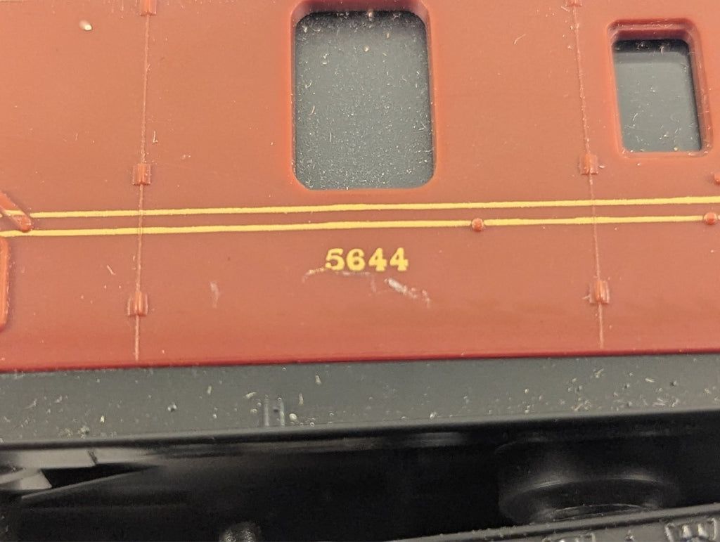 Hornby OO Gauge LMS Brake Third Coach