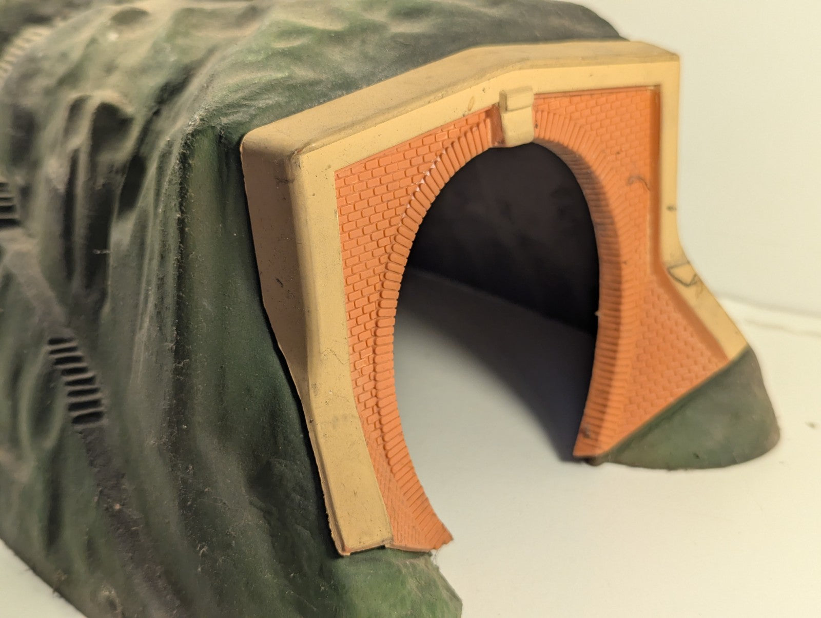 Tri-ang OO Gauge R.119 Single Track Tunnel