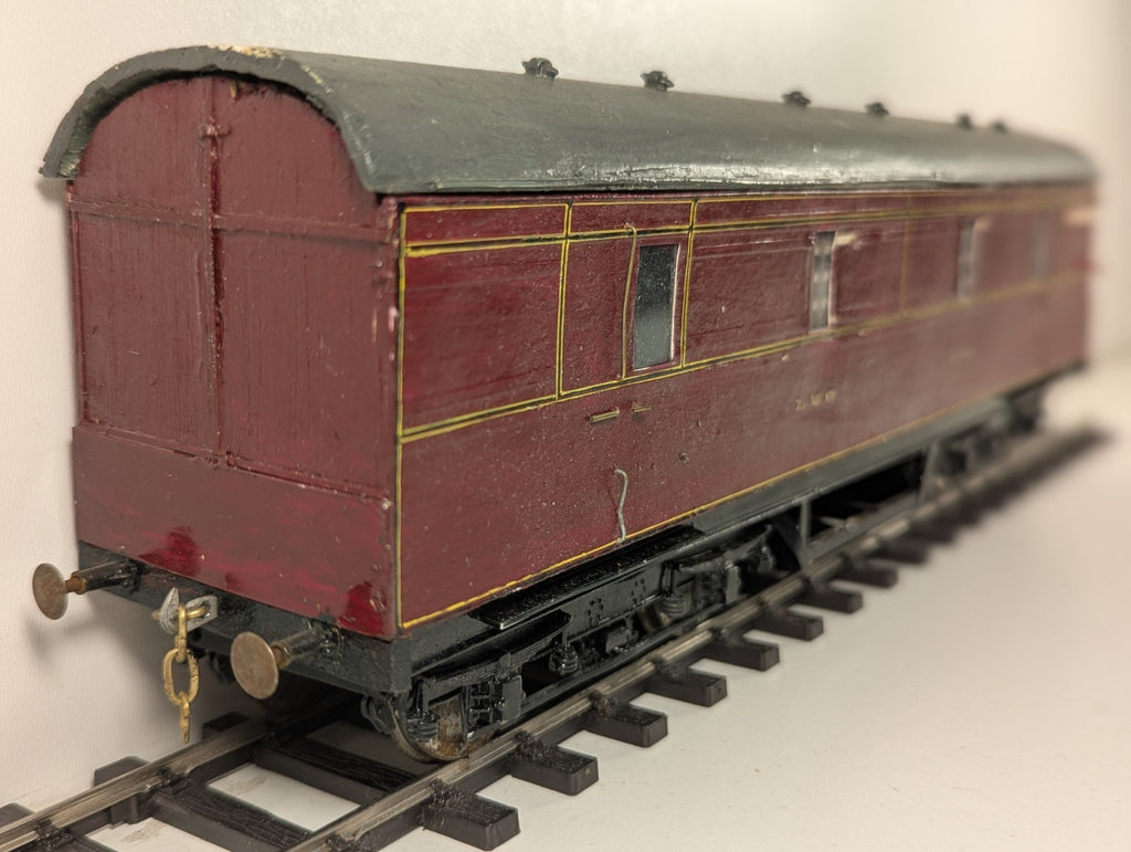 Kitbuilt O Gauge LMS Full Parcels Brake Van Maroon
