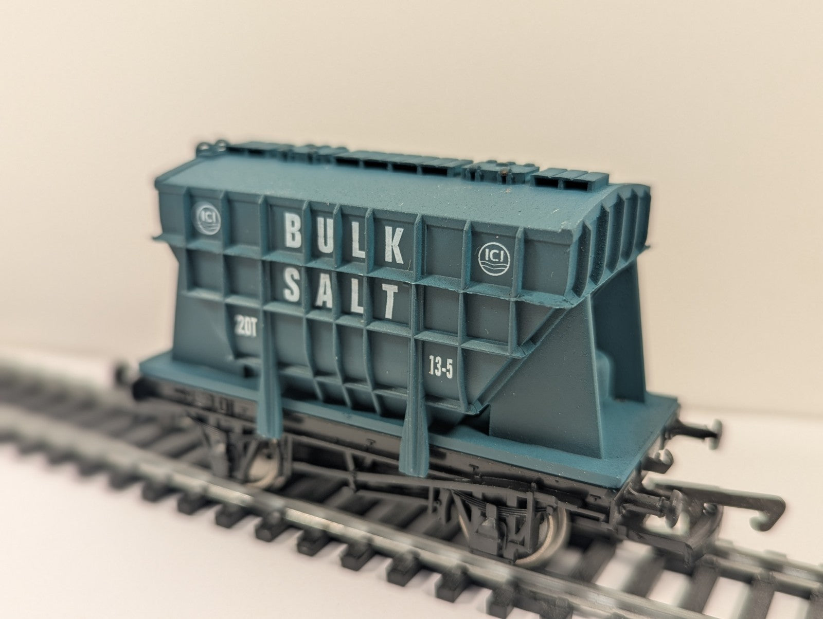 Dapol OO ICI Bulk Salt Presflo Wagon Blue