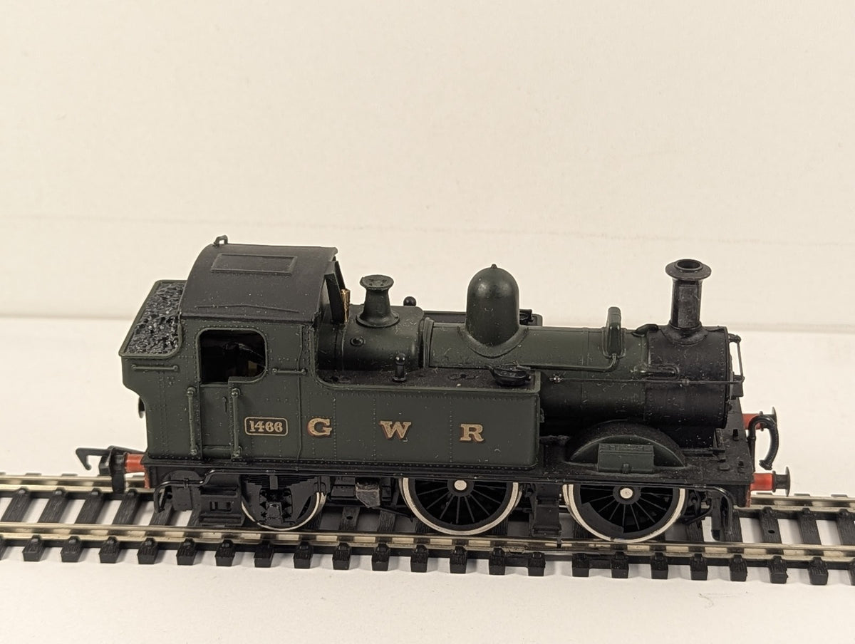 Airfix OO Gauge Class 1400 0-4-2T Steam Locomotive 1466 GWR Green 54152-7